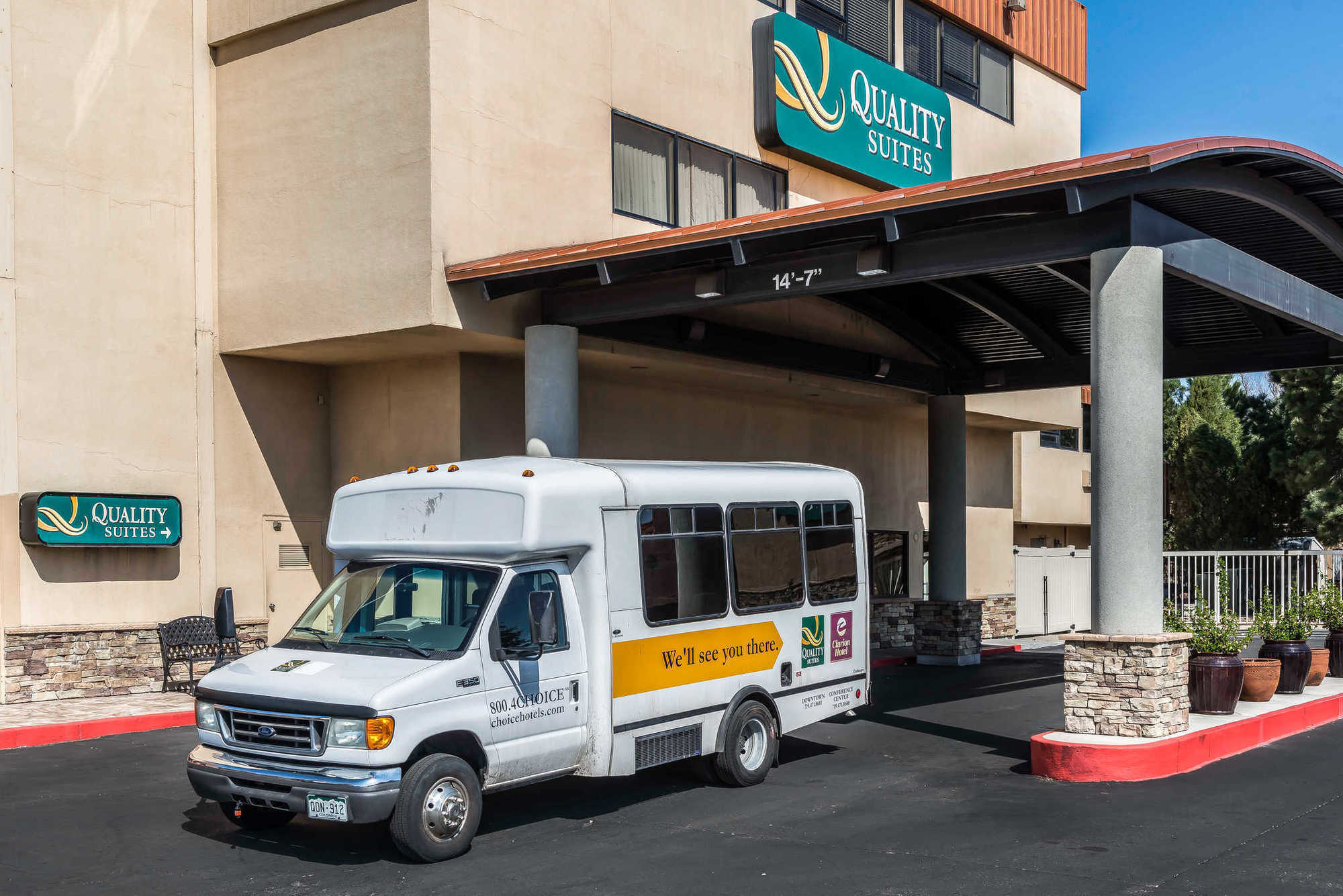 Quality Suites Central Colorado Springs Amenities photo